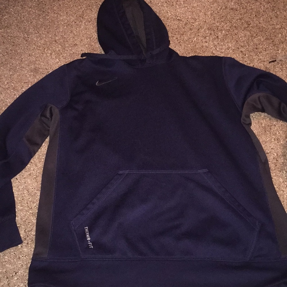 Nike Therma-Fit sweatshirt